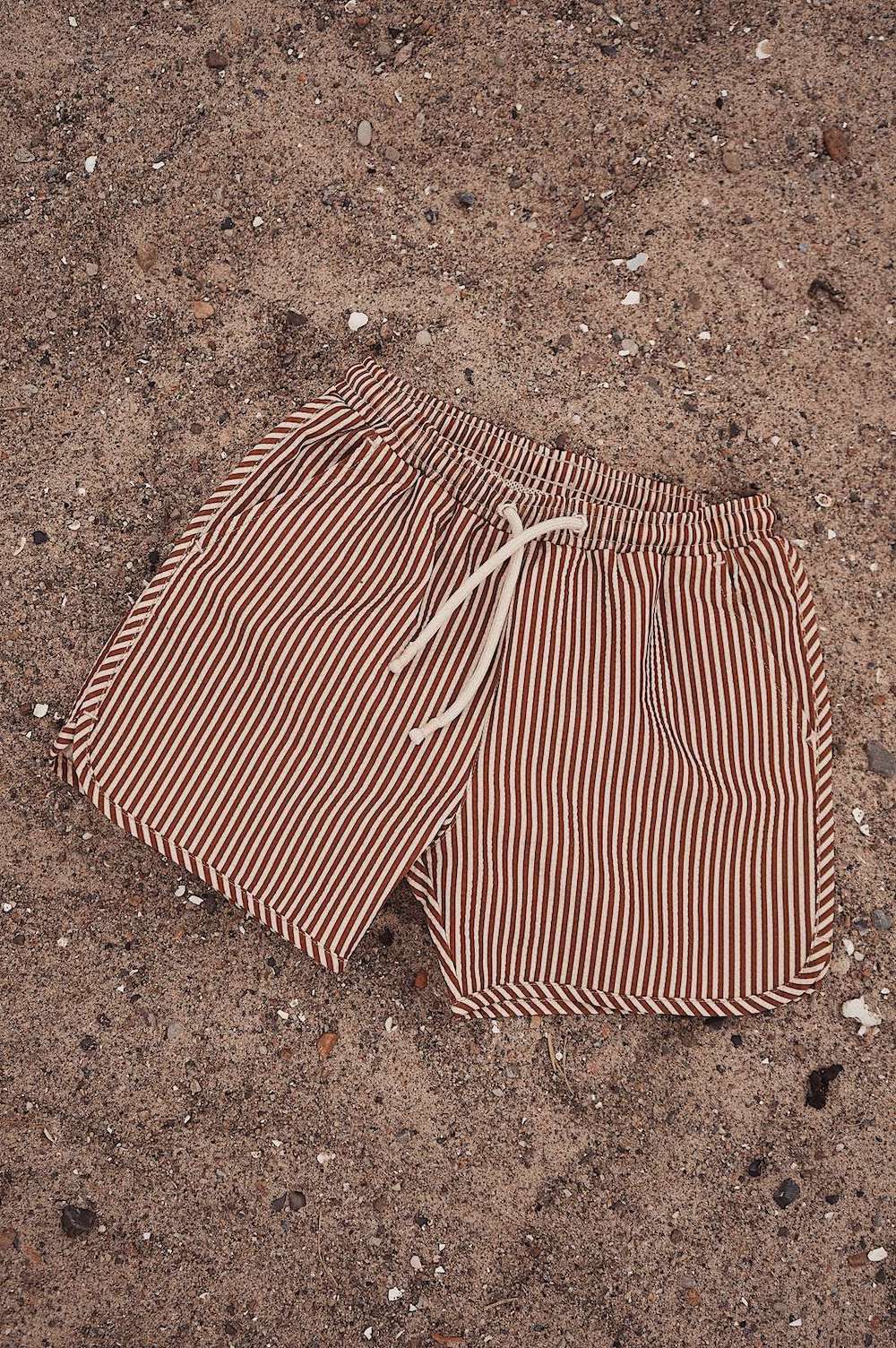 Sociaal wastafel Altaar Konges Slojd Asnou swim shorts printed stripe bronze brown zwembroek  zwemshort bruin wit gestreept - Minipop